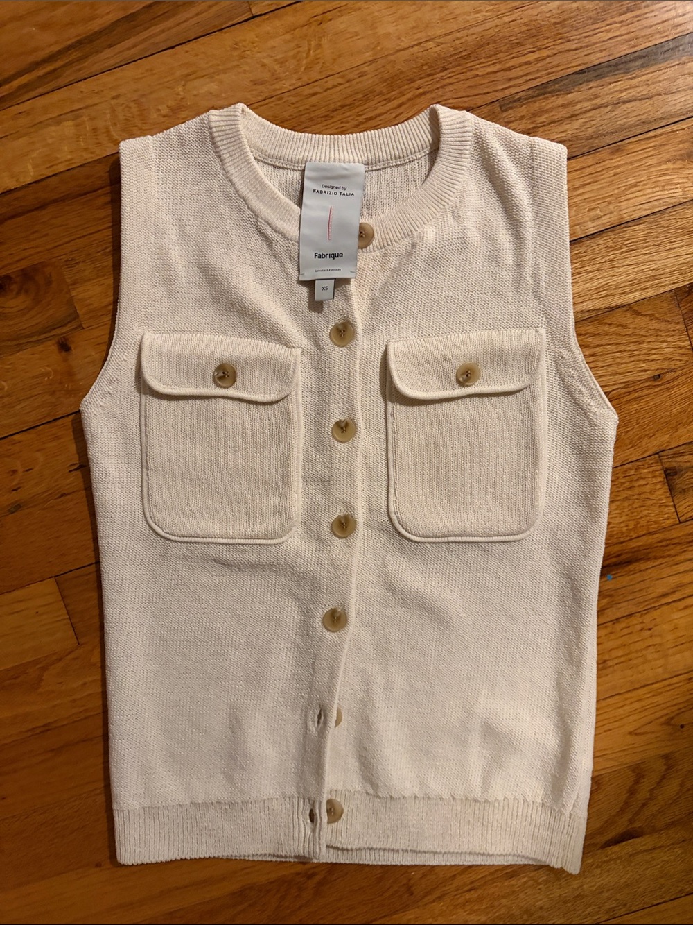 Fabrique Cream Knit Button-Front Sleeveless Vest
